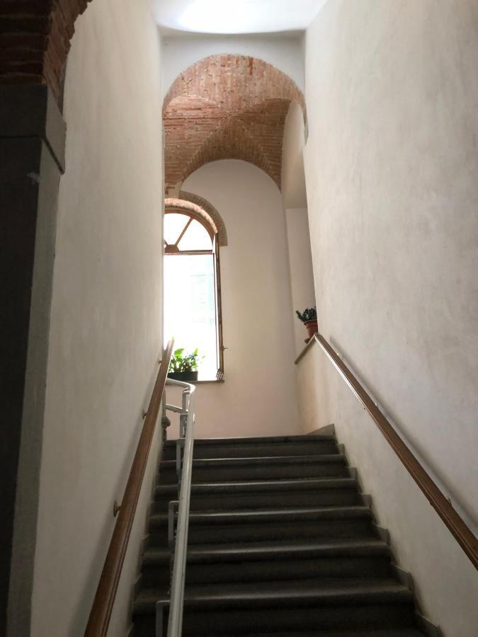 Renovated Apartment With 3 Bedrooms In An Historic Palazzo Between Port And Old Town Livorno Dış mekan fotoğraf